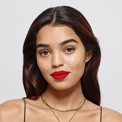 OAP MAKEUP LIPS CR VOLUME MATTE 2021 BEAUTY SHOT MEDIUM 1