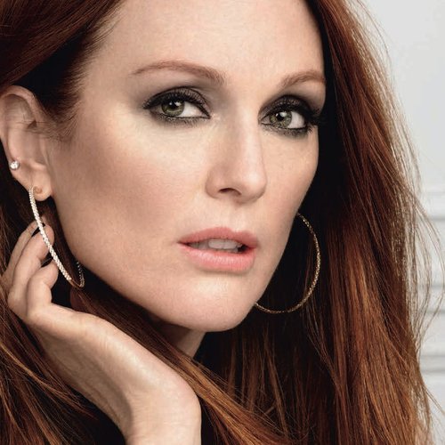 Julianne Moore Age Perfect Renaissance Cellulaire Hero