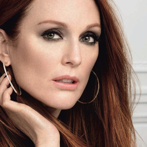 Julianne Moore Age Perfect Renaissance Cellulaire Hero